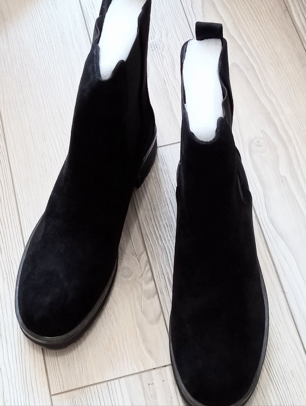 (C-4680) ZBY Women's Chelsea Boots Sz 9.5